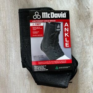 McDavid Black Lightweight Ankle Brace